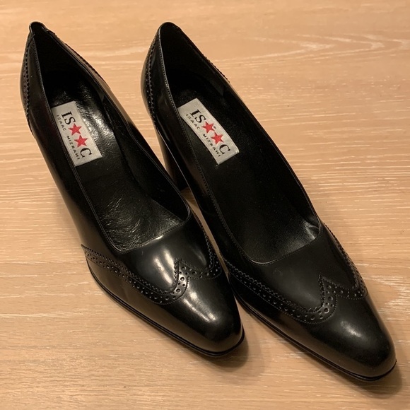 Isaac Mizrahi Black wing tip style leather heels NWOB Size 7.5B fun heels - Picture 2 of 7